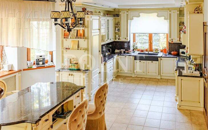 3-этажный коттедж 760 м² с отделкой
