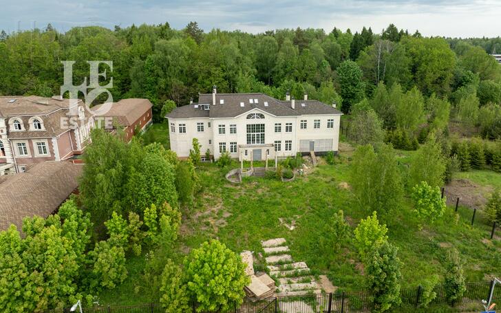 2-этажный коттедж 921 м² без отделки