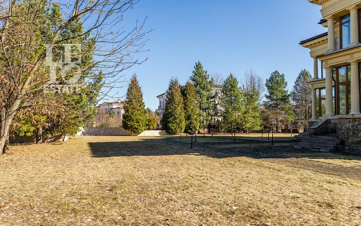 2-этажный коттедж 800 м² с отделкой