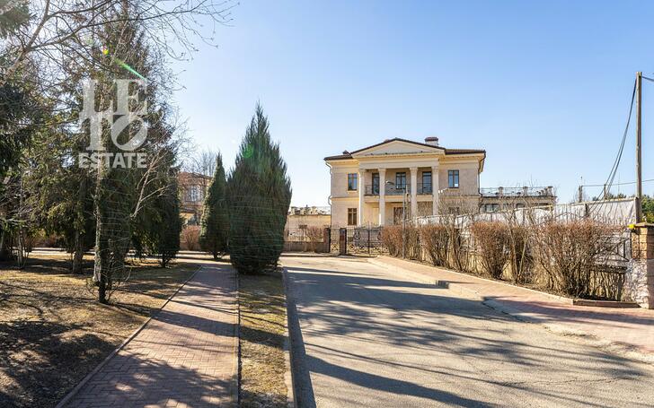 2-этажный коттедж 680 м² без отделки
