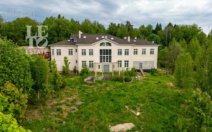2-этажный коттедж 921 м² без отделки