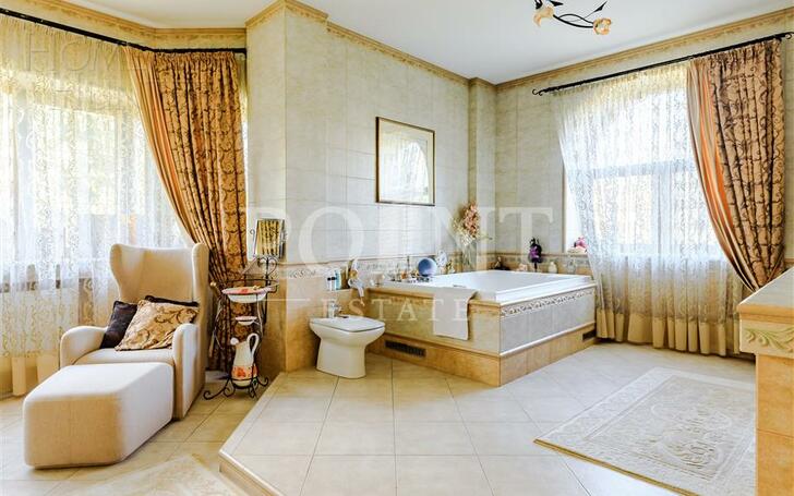 3-этажный коттедж 760 м² с отделкой