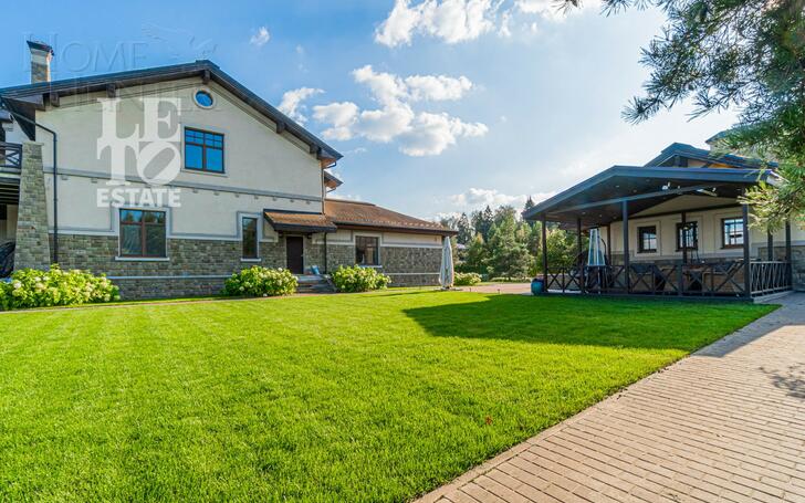 2-этажный коттедж 1 272.6 м² без отделки