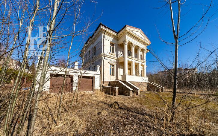 2-этажный коттедж 680 м² без отделки