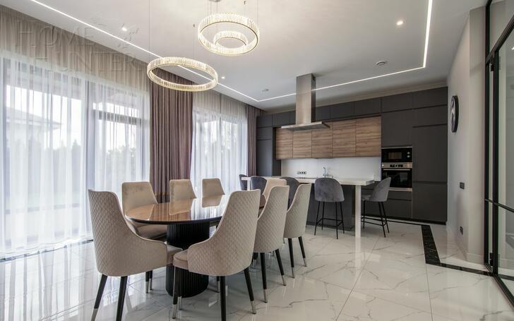 2-этажный коттедж 300 м² с отделкой