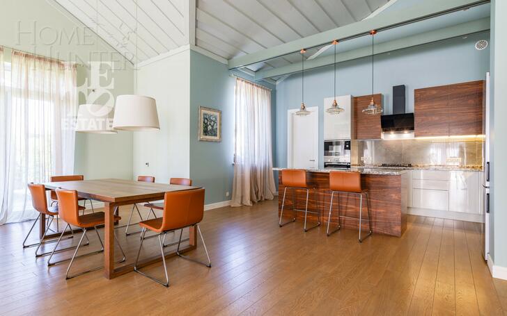 3-этажный коттедж 480 м² с отделкой