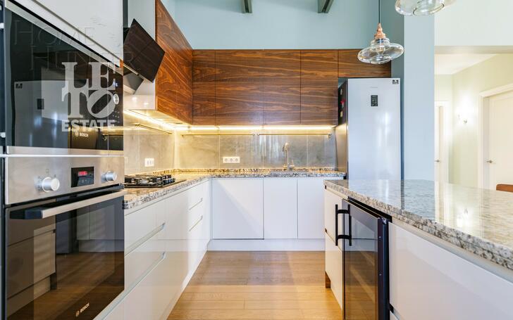 3-этажный коттедж 480 м² с отделкой