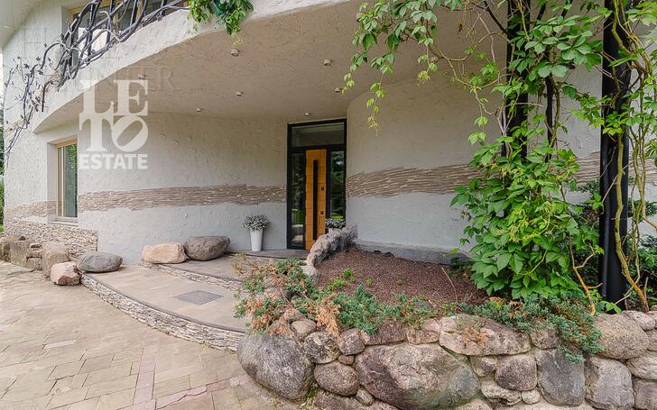 3-этажный коттедж 1 348 м² с отделкой