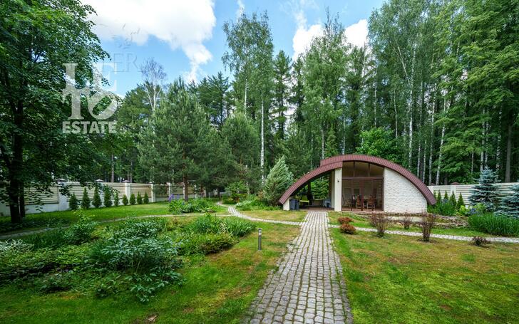 3-этажный коттедж 640 м² с отделкой