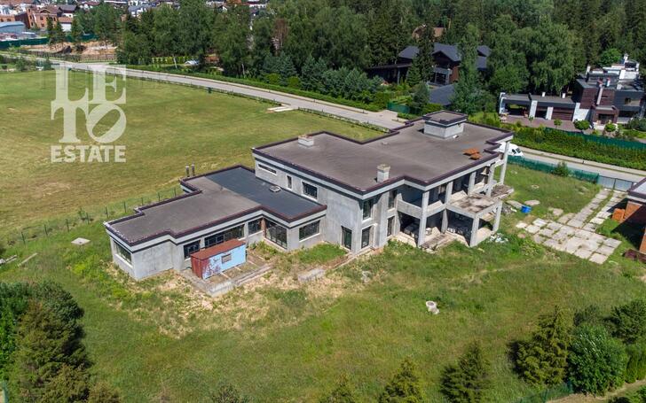 2-этажный коттедж 1 000 м² без отделки