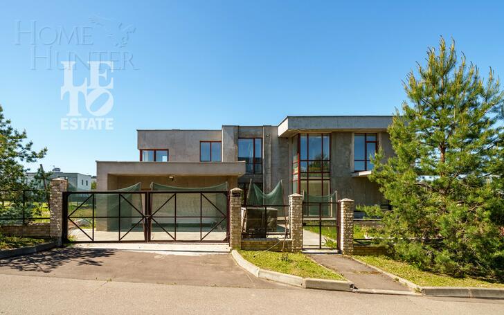 2-этажный коттедж 568.2 м² без отделки
