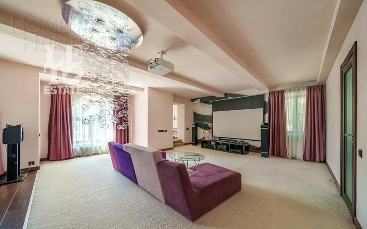 3-этажный коттедж 640 м² с отделкой