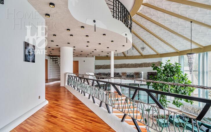 3-этажный коттедж 1 348 м² с отделкой