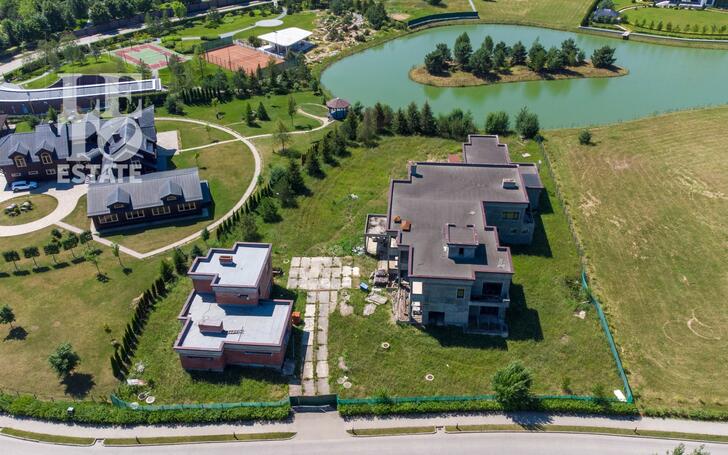 2-этажный коттедж 1 000 м² без отделки