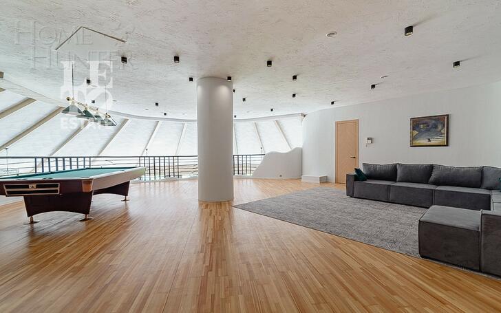 3-этажный коттедж 1 348 м² с отделкой