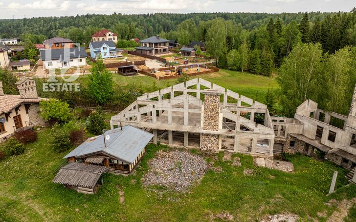 3-этажный коттедж 2 270 м² без отделки