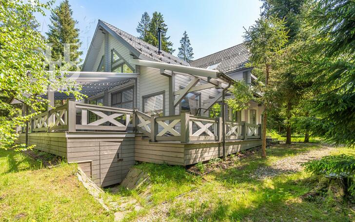 2-этажный коттедж 400 м² с отделкой