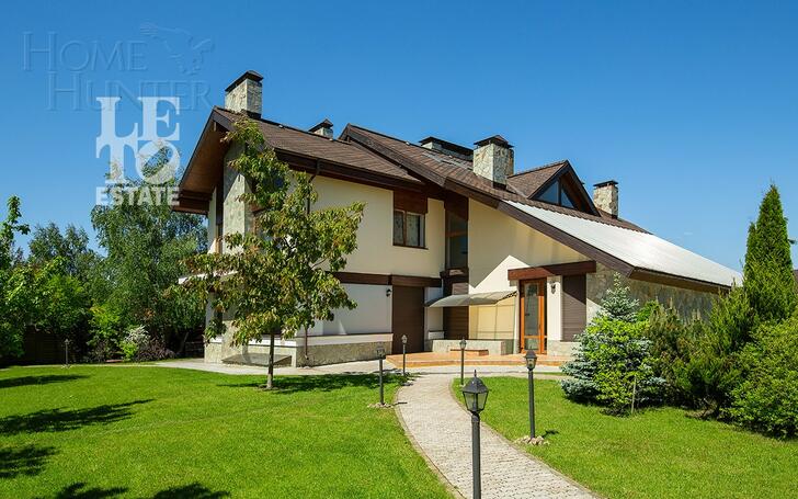 2-этажный коттедж 962.1 м² без отделки