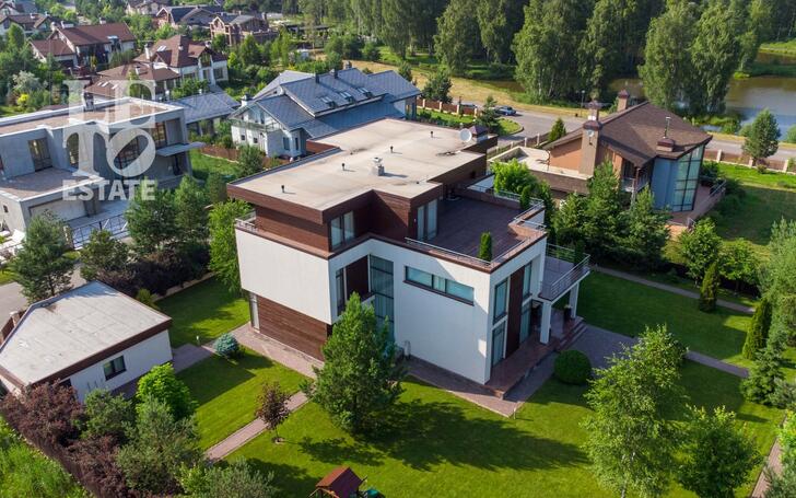 3-этажный коттедж 1 000 м² с отделкой