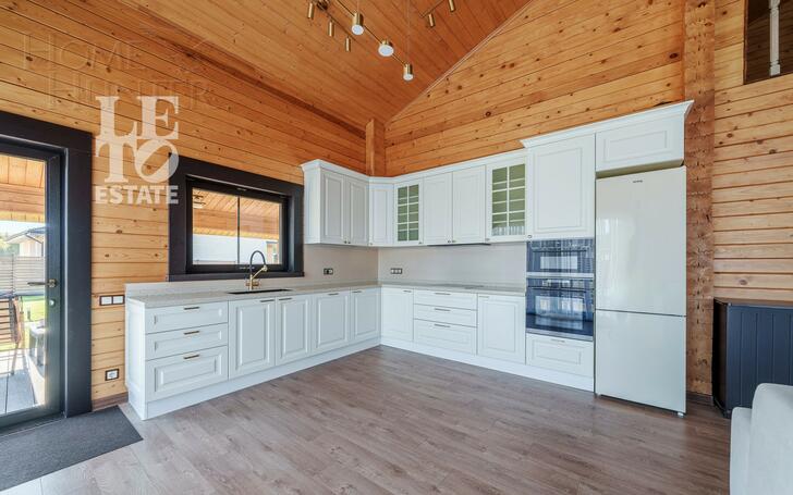 2-этажный коттедж 400 м² с отделкой