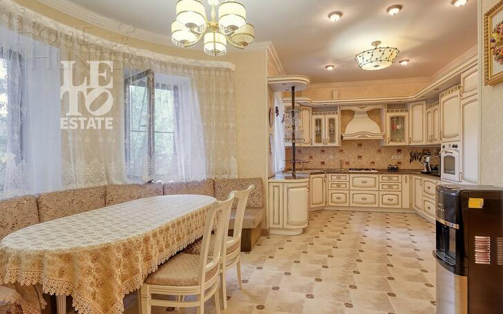 2-этажный коттедж 650 м² с отделкой