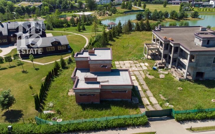 2-этажный коттедж 1 000 м² без отделки