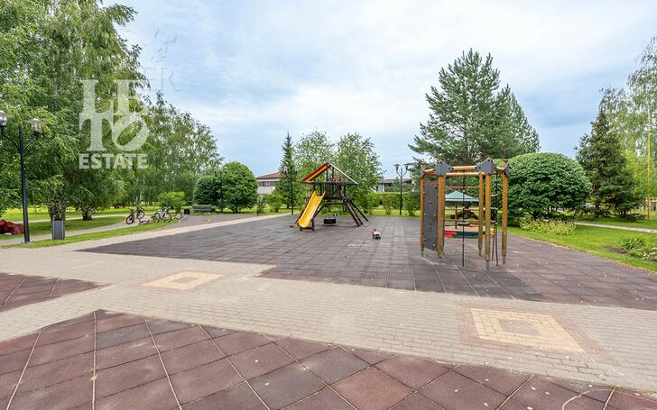 3-этажный таунхаус 244.7 м² с отделкой