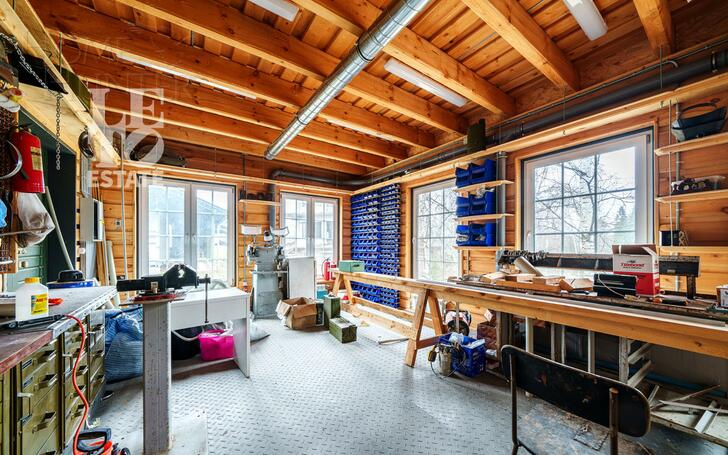 3-этажный коттедж 2 270 м² без отделки
