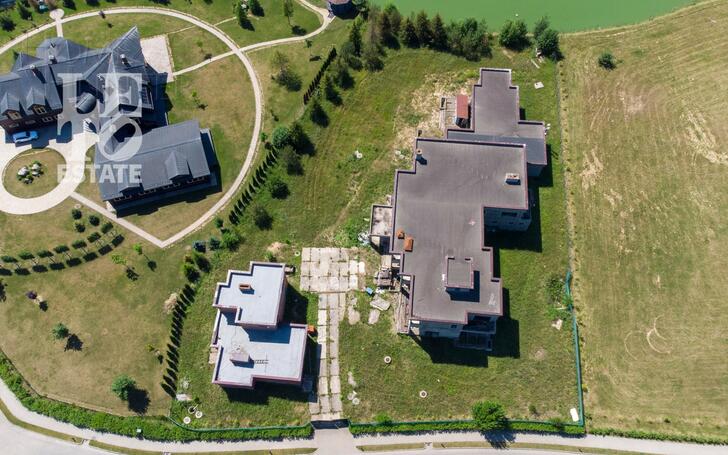2-этажный коттедж 1 000 м² без отделки