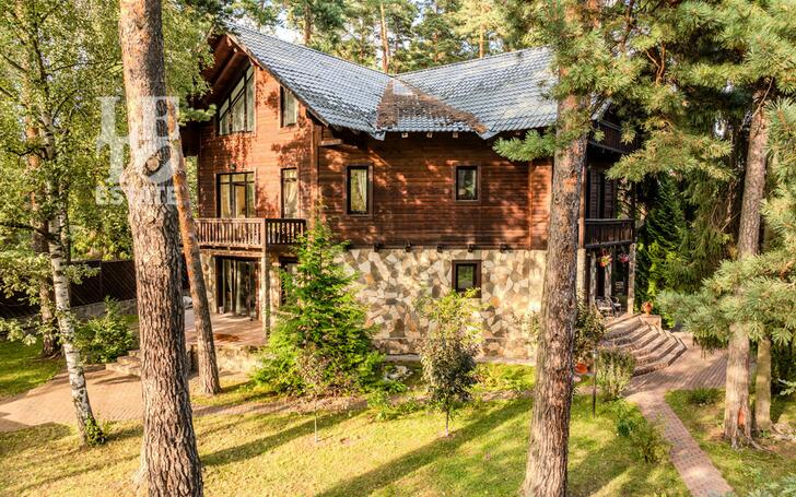 3-этажный коттедж 490 м² с отделкой