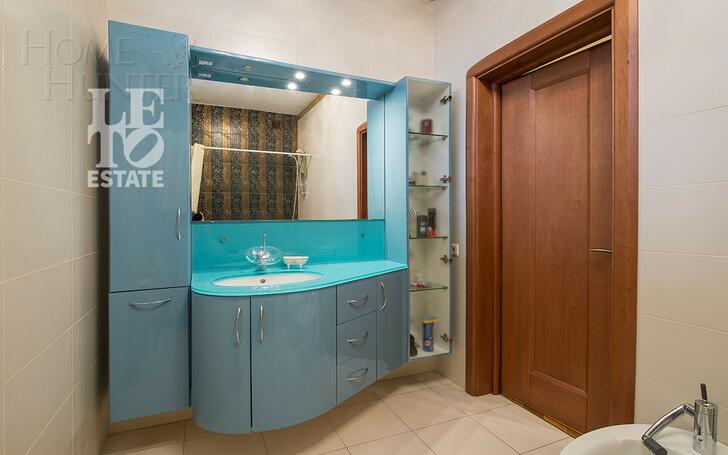 2-этажный коттедж 1 025 м² с отделкой