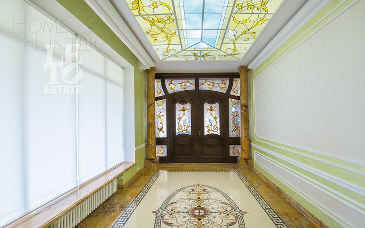 3-этажный коттедж 1 500 м² с отделкой
