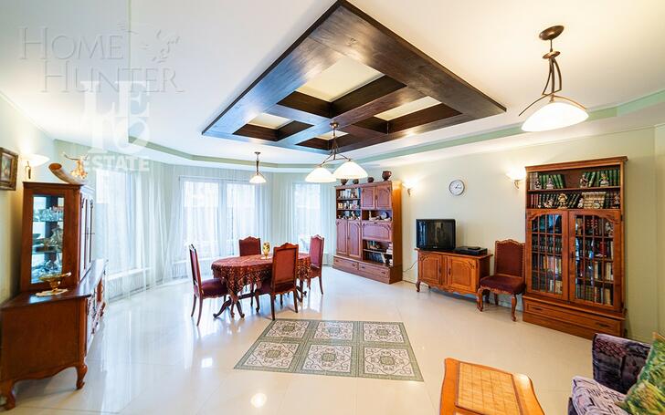 3-этажный коттедж 490 м² с отделкой