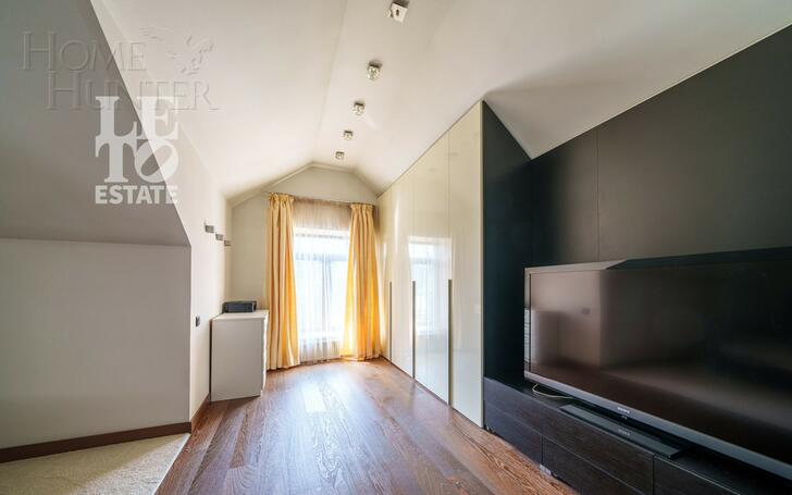 3-этажный коттедж 640 м² с отделкой