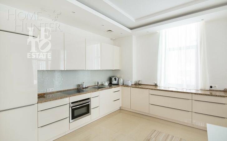 3-этажный коттедж 1 000 м² с отделкой