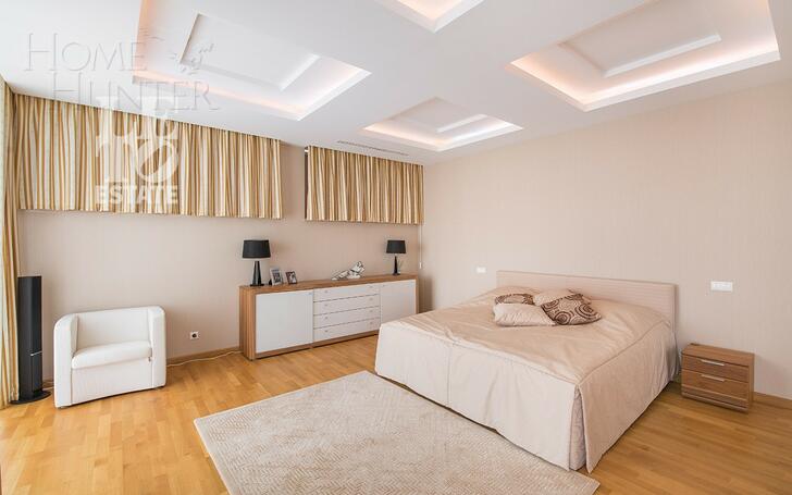 3-этажный коттедж 1 000 м² с отделкой