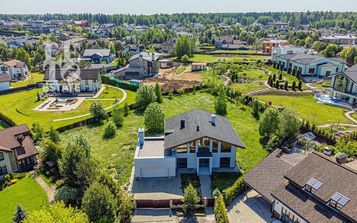 2-этажный коттедж 294 м² с отделкой