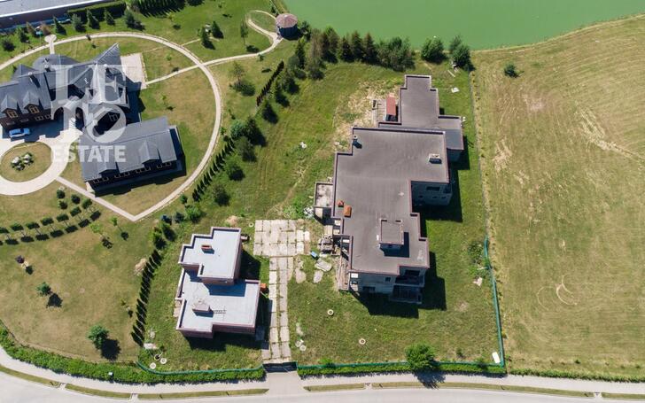 2-этажный коттедж 1 000 м² без отделки