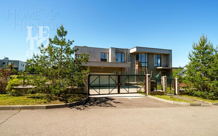 2-этажный коттедж 568.2 м² без отделки