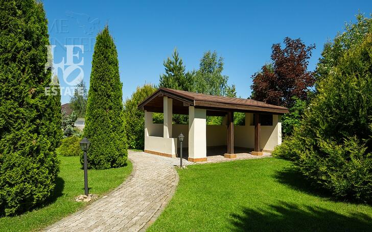 2-этажный коттедж 962.1 м² без отделки