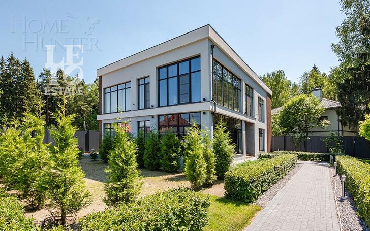 2-этажный коттедж 385 м² с отделкой
