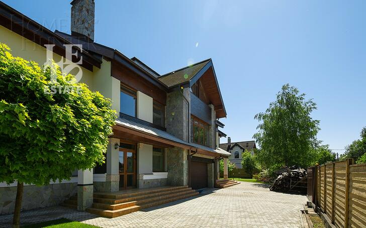 2-этажный коттедж 962.1 м² без отделки