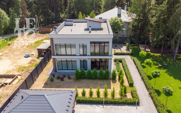 2-этажный коттедж 385 м² с отделкой