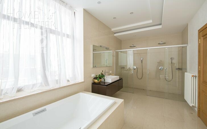 3-этажный коттедж 1 000 м² с отделкой