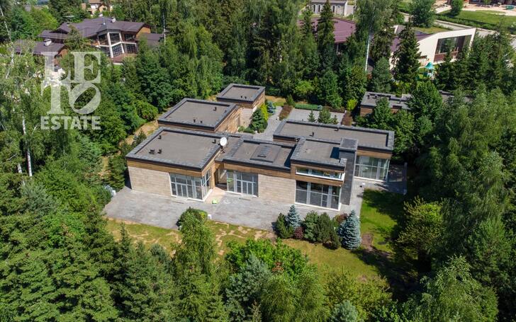 1-этажный коттедж 650 м² с отделкой