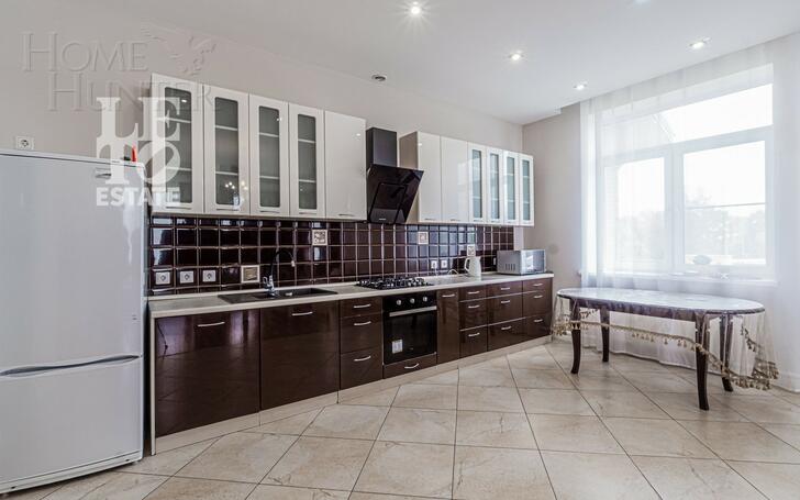 2-этажный коттедж 1 080 м² с отделкой