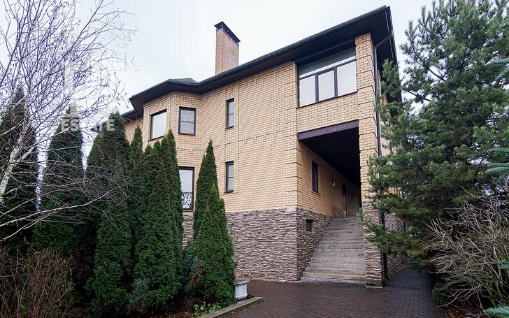 2-этажный коттедж 550 м² с отделкой