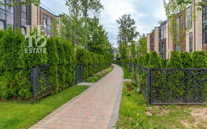 3-этажный таунхаус 244.7 м² с отделкой