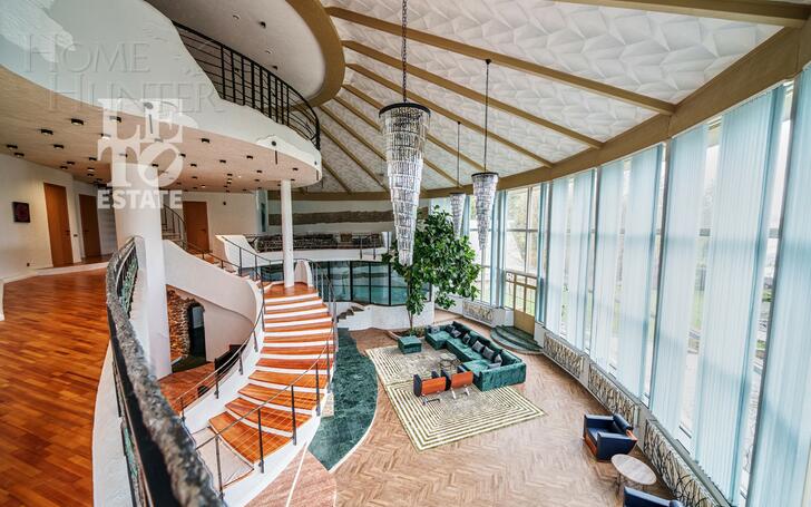 3-этажный коттедж 1 348 м² с отделкой
