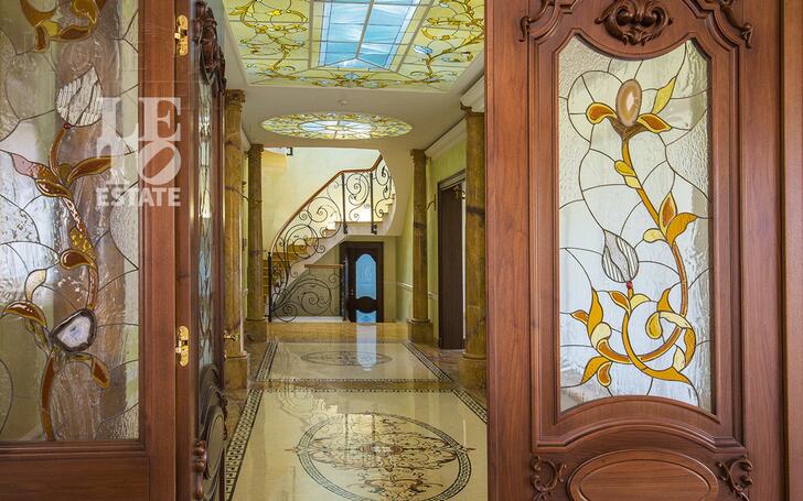 3-этажный коттедж 1 500 м² с отделкой